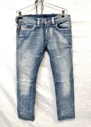 Men's RARE Diesel THANAZ  Distressed Light Wash Denim Jeans Made In Italy Size 30 X 30