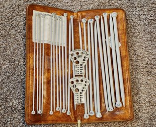 English Aero Bernat Knitting Needles In Zippered  Case