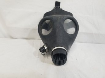 Israeli Gas Mask With Drinking Tube  No Filter