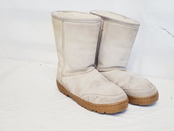 Pair Of Women's Staheekum Austrailian Sheepskin Size 7W Boots