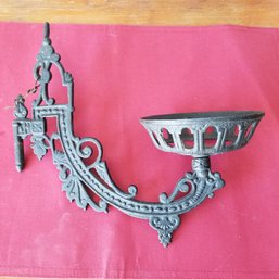 Cast Iron Victoria Oil Lamp Wall Mount