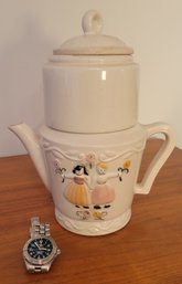 Porcelain Tea Steeper.   Made In The USA .             Loc Cab5