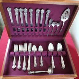 Rogers Bros 1951 Silver Plated Magnolia 8-settings - 45 Pieces With Storage Box