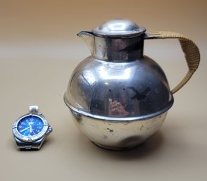 Vintage Teapot With Straw Handle. International Silver Company.  -     -           -           -    Loc:BHTS