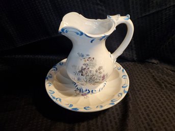 Beautiful Vintage Glazed Small Wash Bowl And Pitcher ~ 10 1/2'