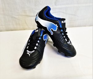 Kids PUMA V6-10 Soccer Cleats Size 2Y