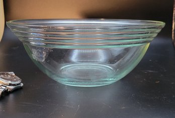 Art Deco Ribbed Bowl.... -          -             -          -         -      -             -      Loc:KiCab3