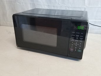 Mainstays 0.7 Cu Ft Compact Countertop Microwave Oven