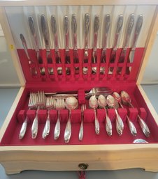 WM Rogers Full Silverware Set In Box.  Series AA.  Reinforced Silver Plate