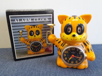 Jinmei Quartz Alarm Movement Yellow Cat Clock Made In Japan