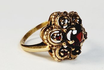 Sweet Vintage 10k Yellow Gold Garnet Stones Ring