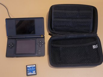 Nintendo 8DS Lite In Black.  Power Cord And Brain Age2.    -            -          -       - ------Loc:LRCab