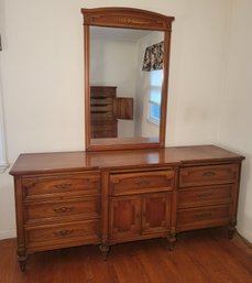 MCM (id Century Modern Dresser) .  Part Of  A Matching Bedroom Set.