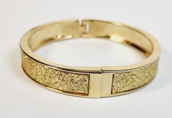 Vintage Gold Tone Magnetic Clasp   Hinged Bangle Bracelet