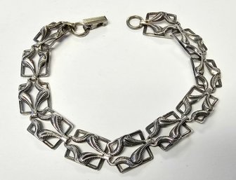 Vintage SIGNED Sterling Silver Delicate Square Bracelet By BEAU 7 Inches