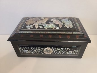 Vintage Black Laminated Asian Inlaid Mother Of Pearl Box Mint Condition