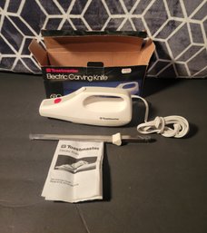 Toastmaster Electric Carving Knife 6110 In Box. Mint Condition. From Bradlees!.       -     -  - - Loc:GS2