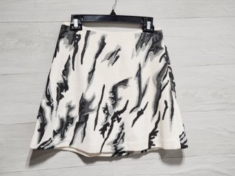 Elle Sasson Size 2 Black & White Abstract Wool Blend Furry Mini Skirt