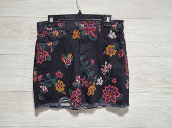 Seven For All Mankind Misses Floral Denim Size 27 US Size 6 Mini Skirt