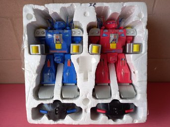 Vintage Red & Blue Battle Robots Toys Remote Control Battery Operated Toys