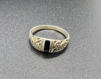 Beautiful Vintage Sterling Silver Ring