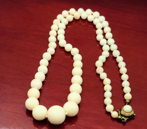Vintage Graduated Coral Beaded Necklace
