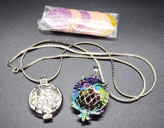 2 Pendants With Changeable Colorful Disks & A 30' Chain