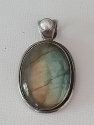 Exceptional Pendent Of Labradorite Set In Sterling With Cultured Pearl Accent