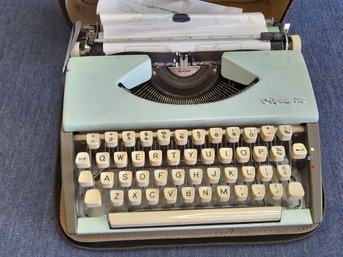 Olympia Deluxe Typewriter