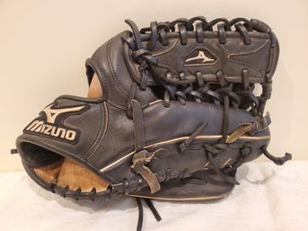 Men's Mizuno Black Leather Baseball Glove - Right Handed - GCP51 12.75'