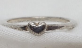 Vintage Sterling Silver Size 7 Heart Ring Inscribed 'Friends' ~ 1.64 Grams