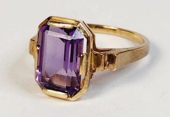 Sparkling Vintage 14k Yellow Gold Amethyst Ring