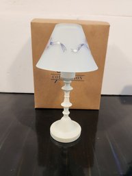 Brand New Avon Victorian Tealight Lamp