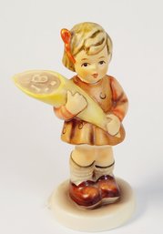 M.I. Hummel Goebel Figurine ' A Sweet Offering ' HUM #549 3/0  Member Exclusive  W Germany