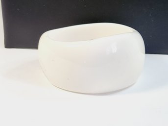 Retro Vintage White Resin  'Bakelite Like'  Thick Bangle Bracelet From The 80s - 2.5 In  Wide