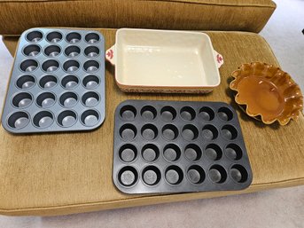 Lot Of Kitchen Bake Ware  4 Pieces