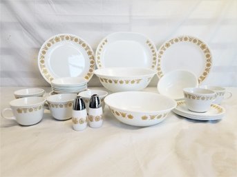 Vintage 1970's Assortment Of Corelle Livingware By Corning 'Butterfly Gold'