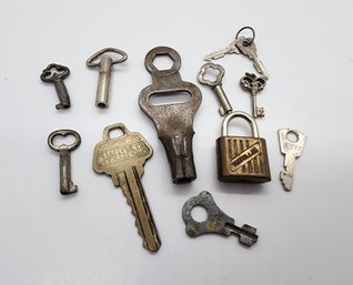 Vintage - Antique Key Lot