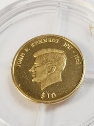 2000 Republic Of Liberia 14K Yellow Gold 10 Dollar Kennedy Memorial Coin 1/2 Gram (real)