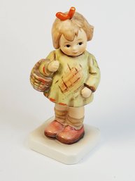 M.I. Hummel Goebel Collectors Club Figurine ' I Brought You A Gift ' HUM # 479   W Germany TMK-6