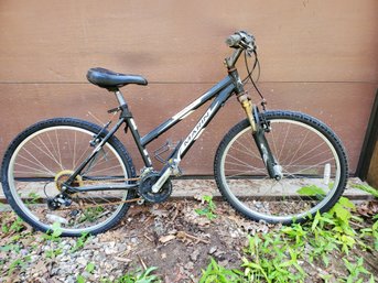 Marin Pioneer Trail Men's Alloy Hardtail Mountain Bike Grind 323 - Black & White