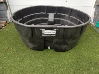 Rubbermaid 300 Gallon Stock Tank