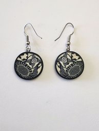 Vintage Retro Scrimshaw Style Earrings