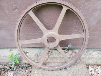 Antique Braun Cast Iron Barn Industrial Factory Large Pulley Gear Wheel (1 Of 2)