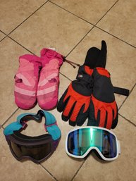 North Face / Giro & More. Youth Girls Ski Accessories. - - - - - - - - - Loc: In Poly Bag Above Washer