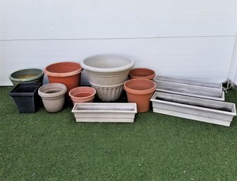 Mixed Lot  Of Various Sizes/style Outdoor Plastic Planters