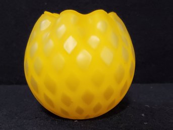 Vintage Hand Blown Satin Quilt Diamond Art Glass Yellow Ruffled Rose Bowl Vase