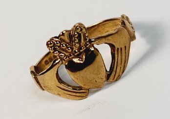 Vintage ....9k Yellow Gold Irish Claddagh Ring Made In Great Britain