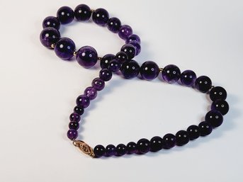 Super Sweet Amethyst....  14k Yellow Gold ....Amethyst Graduated Beaded Ball Necklace