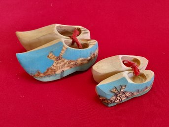 Vintage Souvenir Dutch Wooden Shoes Torrington Ct And RI